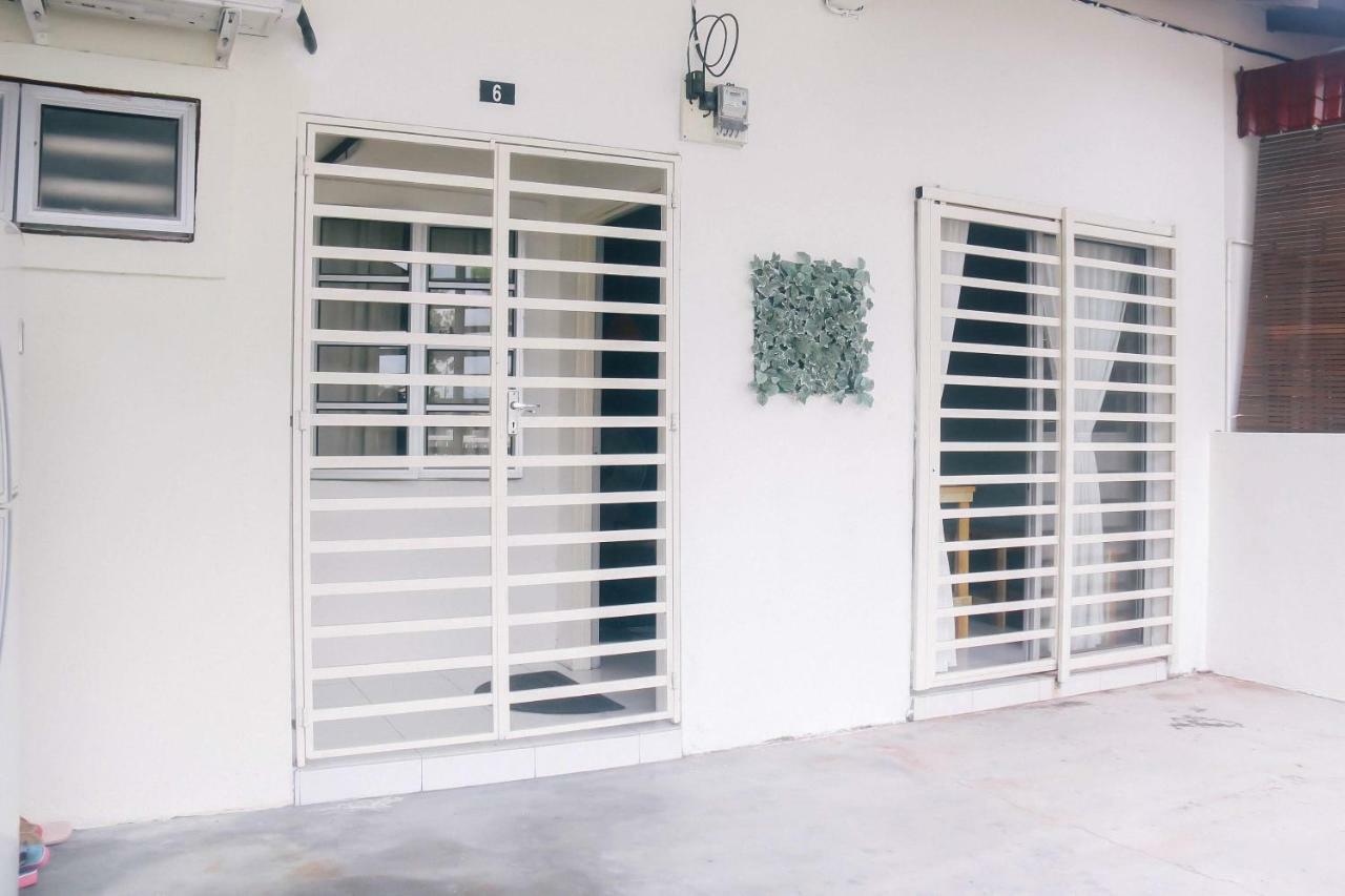 Thedaun Homestay Seri Iskandar, Perak Exteriör bild